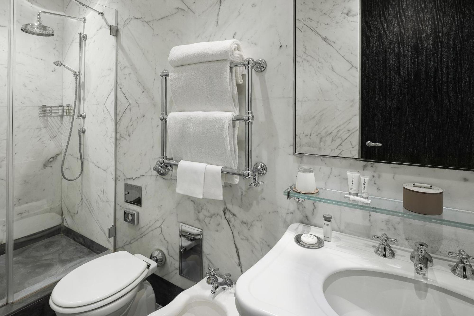 Portrait Roma - Lungarno Collection Aparthotel Luaran gambar